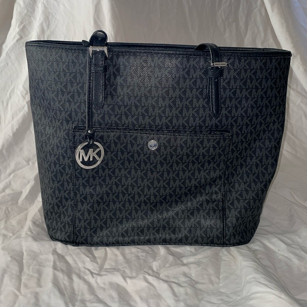 Michael kors multifunction tote